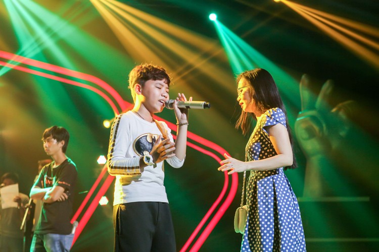 Quan quan Duc Phuc se khuay dong san khau The Voice Kids-Hinh-5